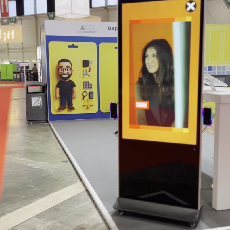 APGCI Cité des métier 2025 Ecran 55 pouces avec galerie vidéo, backdrop pour photobooth et jeux de pistes QR Code